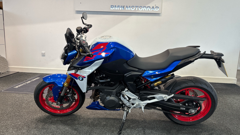 BMW F900 R